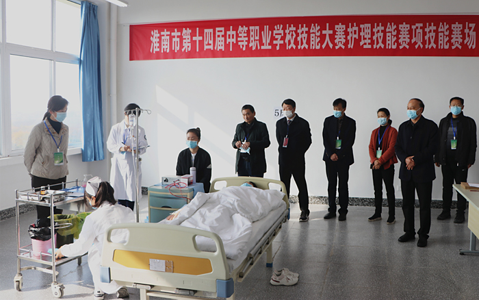 ѧУԲɻеʮĽеְҵѧУܴа칤